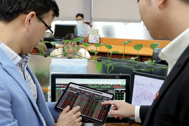 Đẩy mạnh sự tham gia của nhà đầu tư tổ chức vào thị trường trái phiếu doanh nghiệp là thông lệ và xu hướng của thế giới Đẩy mạnh sự tham gia của nhà đầu tư tổ chức vào thị trường trái phiếu doanh nghiệp là thông lệ và xu hướng của thế giới