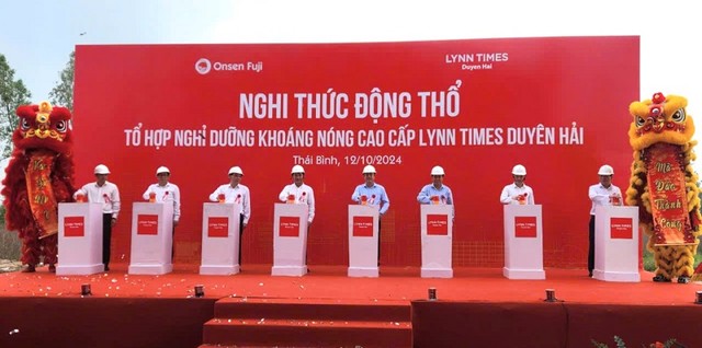 Lãnh đạo tỉnh Thái Bình, huyện Hưng Hà cùng lãnh đạo Tập đoàn Osen Fuji và Công ty cổ phần Khoáng nóng Duyên Hải thực hiện nghi thức ấn nút động thổ dự án.