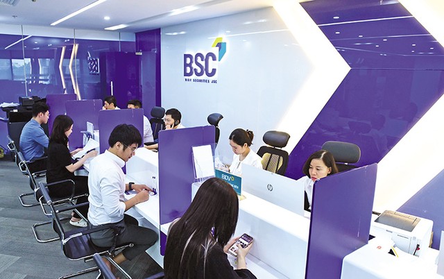 Luật cần bảo vệ nhà đầu tư, đồng thời hướng tới mục tiêu phát triển thị trường vốn một cách bền vững. Ảnh: Đức Thanh Luật cần bảo vệ nhà đầu tư, đồng thời hướng tới mục tiêu phát triển thị trường vốn một cách bền vững. Ảnh: Đức Thanh