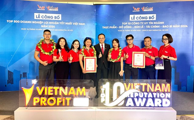 Các thành viên Dai-ichi Life Việt Nam tại Lễ công bố “Top 500 Doanh nghiệp Lợi nhuận tốt nhất Việt Nam 2024” Các thành viên Dai-ichi Life Việt Nam tại Lễ công bố “Top 500 Doanh nghiệp Lợi nhuận tốt nhất Việt Nam 2024”