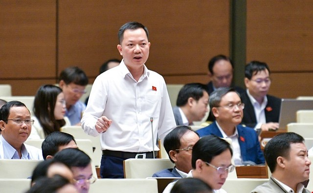 Đại biểu Trịnh Xuân An (Đồng Nai) tranh luận. Đại biểu Trịnh Xuân An (Đồng Nai) tranh luận.