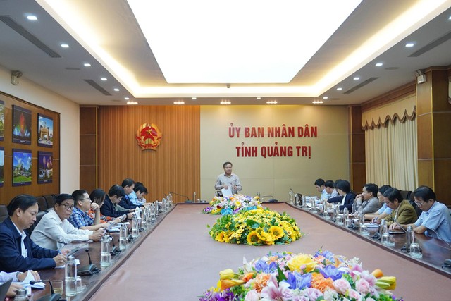 Phó chủ tịch UBND tỉnh Quảng Trị Lê Đức Tiến chủ trì cuộc họp Ảnh: Trường Nhật Phó chủ tịch UBND tỉnh Quảng Trị Lê Đức Tiến chủ trì cuộc họp Ảnh: Trường Nhật