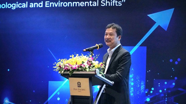 TS. Nguyễn Hữu Thọ, Trưởng ban Ban Phân tích và dự báo kinh tế, CIEM. TS. Nguyễn Hữu Thọ, Trưởng ban Ban Phân tích và dự báo kinh tế, CIEM.