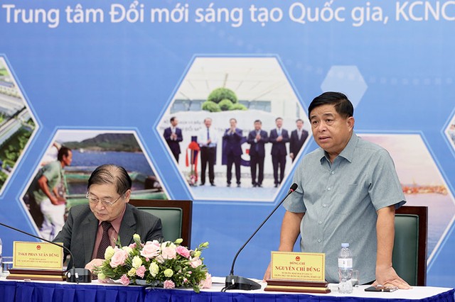 Bộ trưởng Nguyễn Chí Dũng nhấn mạnh, Đại hội Đảng lần thứ XIV là sự kiện quan trọng, đánh dấu thời điểm đất nước ta bước vào kỷ nguyên mới - kỷ nguyên giàu mạnh, thịnh vượng của dân tộc. Ảnh: Đức Trung