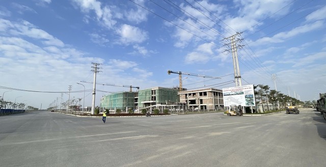 Nhà đầu tư thứ cấp đang triển khai xây dựng tại khu công nghiệp số 5. Nhà đầu tư thứ cấp đang triển khai xây dựng tại khu công nghiệp số 5.