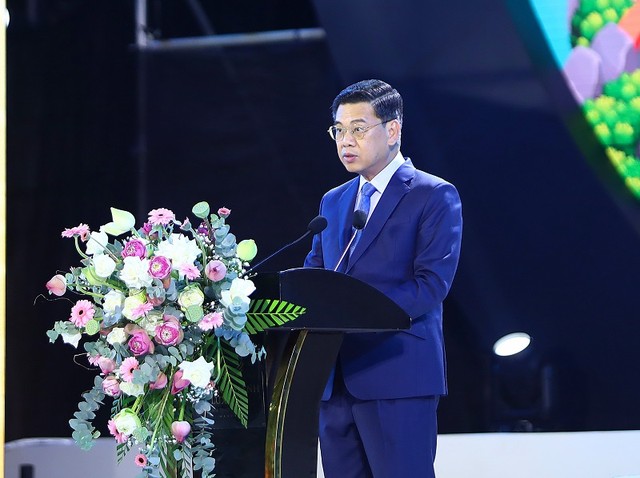 Phó chủ tịch UBND TP.HCM Nguyễn Văn Dũng phát biểu tại Lễ khai mạc. Ảnh: Phạm Trung