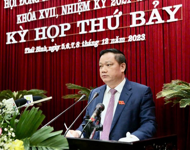 Ông Nguyễn Khắc Thận, Phó Bí thư Tỉnh ủy, Chủ tịch UBND tỉnh Thái Bình phát biểu tại kỳ họp thứ bảy HĐND tỉnh khóa XVII, nhiệm kỳ 2021-2026 (tháng 12/2023) Ông Nguyễn Khắc Thận, Phó Bí thư Tỉnh ủy, Chủ tịch UBND tỉnh Thái Bình phát biểu tại kỳ họp thứ bảy HĐND tỉnh khóa XVII, nhiệm kỳ 2021-2026 (tháng 12/2023)