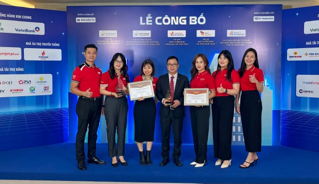 Các Thành viên Dai-ichi Life Việt Nam tại Lễ công bố và Vinh danh VALUE500 và VALUE10 Các Thành viên Dai-ichi Life Việt Nam tại Lễ công bố và Vinh danh VALUE500 và VALUE10