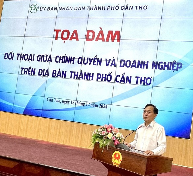 Phó chủ tịch UBND TP. Cần Thơ Nguyễn Ngọc Hè phát biểu tại buổi Tọa đàm đối thoại giữa chính quyền và doanh nghiệp trên địa bàn Thành phố