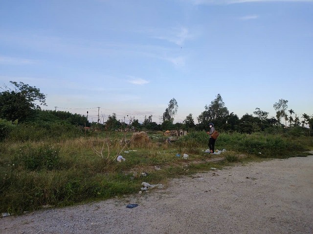 Ban quản lý dự án thiếu phối hợp với các cơ quan và chưa cương quyết trong việc tổ chức thực hiện, chưa tham mưu chủ tịch UBND huyện thực hiện cưỡng chế, bảo vệ thi công là những nguyên nhân dẫn đến không có mặt bằng sạch để thi công dự án.