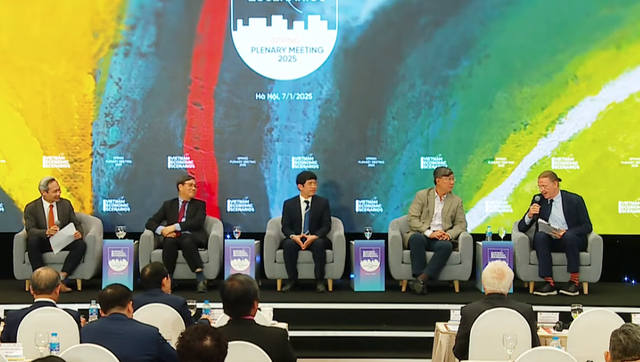 Phiên 2 của Diễn đàn với chủ đề Khai phóng các nguồn lực, động lực mới Phiên 2 của Diễn đàn với chủ đề Khai phóng các nguồn lực, động lực mới