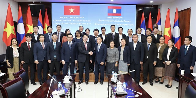 Hai bên nhất trí tăng cường kết nối hai nền kinh tế, thúc đẩy hợp tác đầu tư - thương mại Việt Nam - Lào. Ảnh: MPI Hai bên nhất trí tăng cường kết nối hai nền kinh tế, thúc đẩy hợp tác đầu tư - thương mại Việt Nam - Lào. Ảnh: MPI