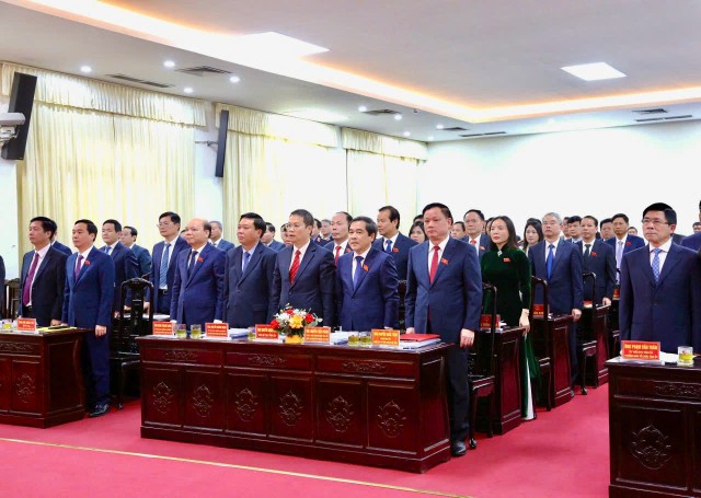 Lãnh đạo tỉnh Thái Bình và các đại biểu dự kỳ họp. Lãnh đạo tỉnh Thái Bình và các đại biểu dự kỳ họp.