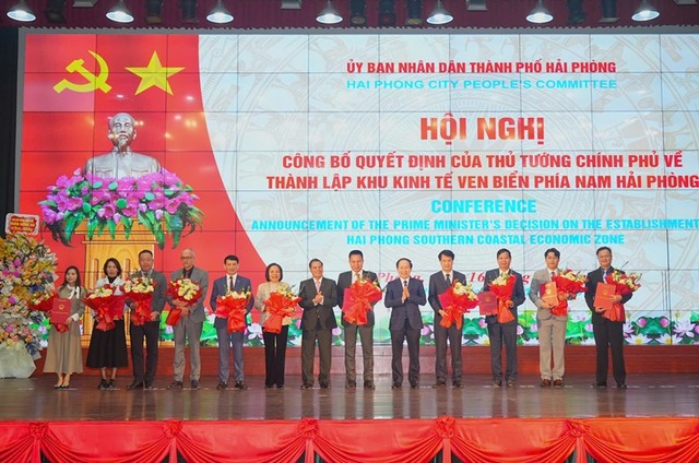 Lãnh đạo Thành phố Hải Phòng đã trao chứng nhận đăng ký đầu tư cho 5 dự án đầu tư trong nước (DDI) và 6 dự án đầu tư nước ngoài (FDI). Lãnh đạo Thành phố Hải Phòng đã trao chứng nhận đăng ký đầu tư cho 5 dự án đầu tư trong nước (DDI) và 6 dự án đầu tư nước ngoài (FDI).