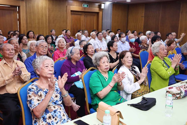 Các cán bộ hưu trí tại TP.HCM. Các cán bộ hưu trí tại TP.HCM.