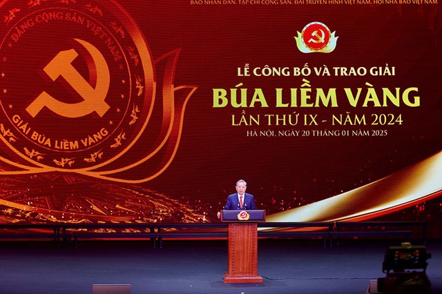 Tổng Bí thư khẳng định: Kỷ nguyên mới cũng đặt ra yêu cầu nhiệm vụ mới, cao hơn đối với báo chí cách mạng, đòi hỏi báo chí cũng phải phát triển tương xứng, vươn mình cùng dân tộc, xứng tầm nền báo chí chuyên nghiệp, nhân văn, hiện đại. Ảnh: Chí Cường Tổng Bí thư khẳng định: Kỷ nguyên mới cũng đặt ra yêu cầu nhiệm vụ mới, cao hơn đối với báo chí cách mạng, đòi hỏi báo chí cũng phải phát triển tương xứng, vươn mình cùng dân tộc, xứng tầm nền báo chí chuyên nghiệp, nhân văn, hiện đại. Ảnh: Chí Cường