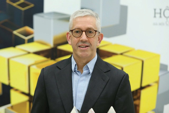 Ông Barry Weisblatt David, Giám đốc Khối Phân tích, Công ty cổ phần Chứng khoán VNDIRECT Ông Barry Weisblatt David, Giám đốc Khối Phân tích, Công ty cổ phần Chứng khoán VNDIRECT