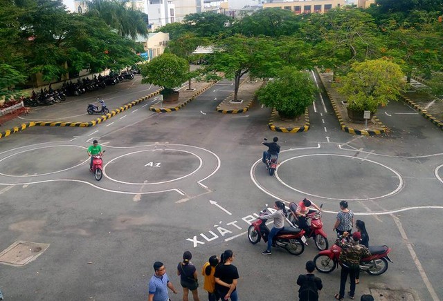 Một điểm thi sát hạch lái xe TP.HCM.