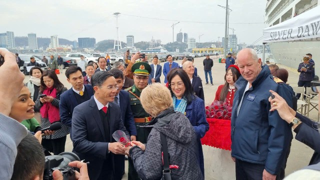 Ngành du lịch Quảng Ninh đặt mục tiêu thu hút 20 triệu lượt khách trong năm 2025. Ảnh: Thanh Tân Ngành du lịch Quảng Ninh đặt mục tiêu thu hút 20 triệu lượt khách trong năm 2025. Ảnh: Thanh Tân