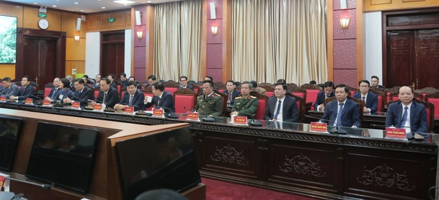 Lãnh đạo tỉnh Thái Bình và các đại biểu dự hội nghị. Lãnh đạo tỉnh Thái Bình và các đại biểu dự hội nghị.