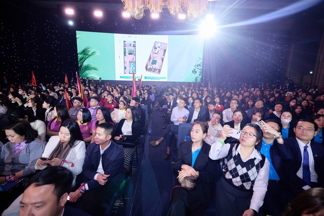 Chuyên viên kinh doanh nhanh chóng chớp thông tin về dự án Vịnh trung tâm Xanh Island Chuyên viên kinh doanh nhanh chóng chớp thông tin về dự án Vịnh trung tâm Xanh Island