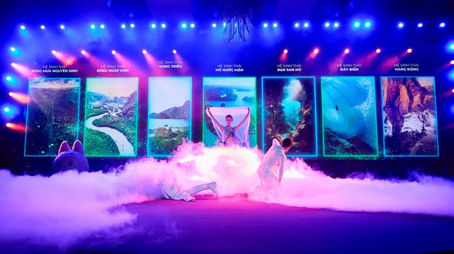 Tiết mục nghệ thuật tái hiện những đặc trưng của đảo Cát Bà Tiết mục nghệ thuật tái hiện những đặc trưng của đảo Cát Bà