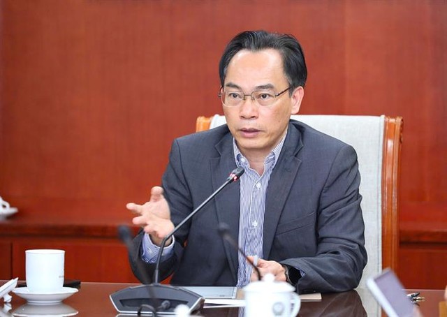 Thứ trưởng Bộ GD&amp;ĐT Hoàng Minh Sơn cho rằng, Google cần xây dựng một hệ thống chung, nhất quán từ trên xuống dưới và Bộ GD&amp;ĐT sẽ tham gia với tư cách điều phối, có thể xem xét, đánh giá quá trình thực hiện, triển khai