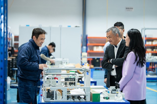 Schneider Electric tham quan Van Der Leun Việt Nam