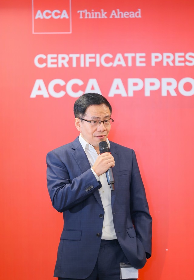 Ông Ngô Hoàng Hà, Phó tổng giám đốc và Giám đốc Tài chính TCBS phát biểu tại sự kiện Ông Ngô Hoàng Hà, Phó tổng giám đốc và Giám đốc Tài chính TCBS phát biểu tại sự kiện