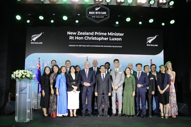 FPT Long Châu và Fonterra Brands VN cam kết mang đến những sản phẩm chất lượng quốc tế và góp phần định hình tương lai của ngành chăm sóc sức khỏe và dinh dưỡng tại Việt Nam.