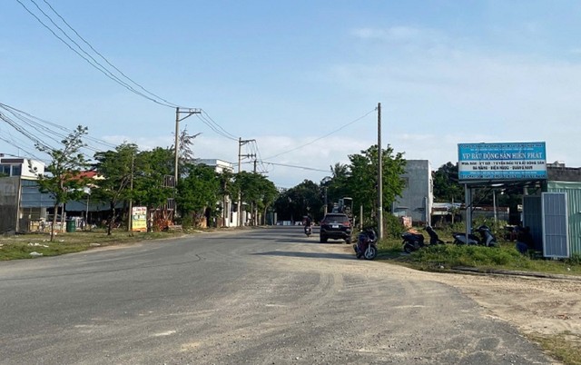 Đất nền ở khu vực giáp ranh Đà Nẵng, Quảng Nam đang được nhiều người quan tâm. Đất nền ở khu vực giáp ranh Đà Nẵng, Quảng Nam đang được nhiều người quan tâm.