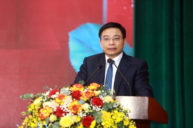 Bộ trưởng Bộ Tài chính Nguyễn Văn Thắng dự và phát biểu chúc mừng các nữ cán bộ, công chức, viên chức, người lao động ngành Tài chính nhân kỷ niệm Ngày Quốc tế phụ nữ 8/3. Ảnh: Đức Minh