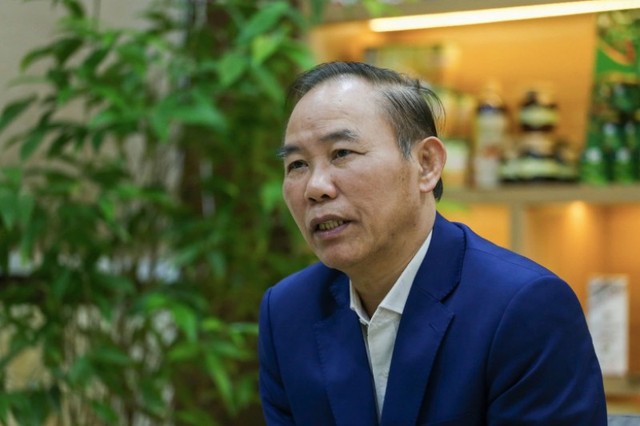 Thứ trưởng Bộ Nông nghiệp và Môi trường Phùng Đức Tiến.