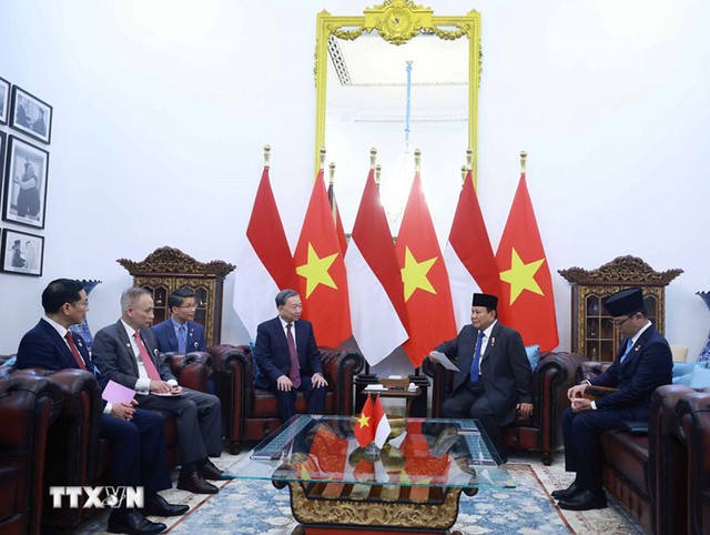 Tổng Bí thư Tô Lâm và Tổng thống Indonesia Prabowo Subianto gặp hẹp. Ảnh: TTXVN Tổng Bí thư Tô Lâm và Tổng thống Indonesia Prabowo Subianto gặp hẹp. Ảnh: TTXVN