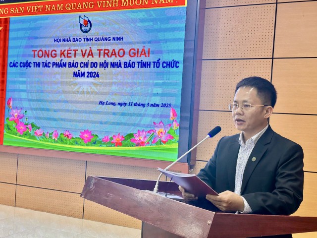 Ông Đỗ Ngọc Hà, Phó chủ tịch Thường trực Hội Nhà báo tỉnh Quảng Ninh phát biểu tại hội nghị.