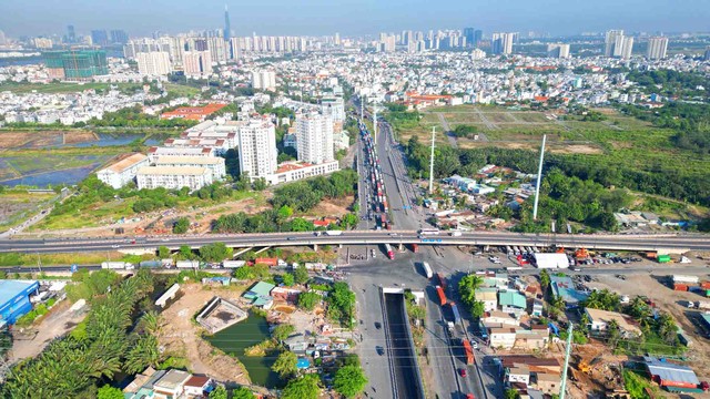 Toàn cảnh nút giao thông Mỹ Thủy. Toàn cảnh nút giao thông Mỹ Thủy.