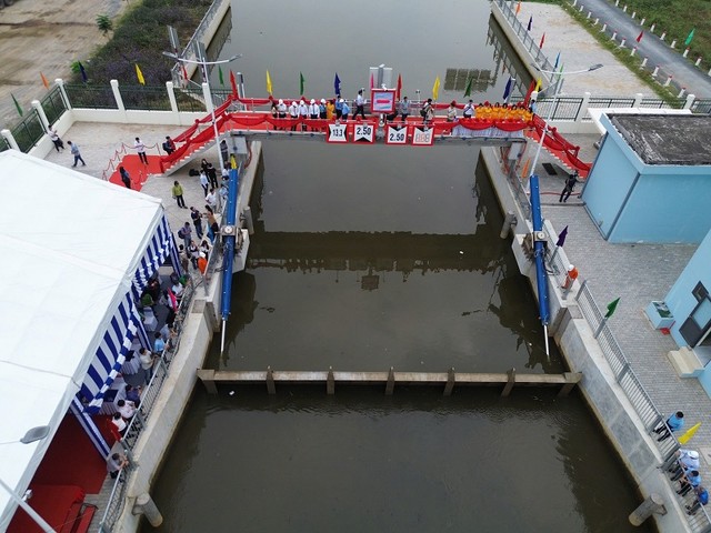 Hạng mục cống ngăn triều có thể điều khiển từ xa thông qua hệ thống giám sát Hạng mục cống ngăn triều có thể điều khiển từ xa thông qua hệ thống giám sát