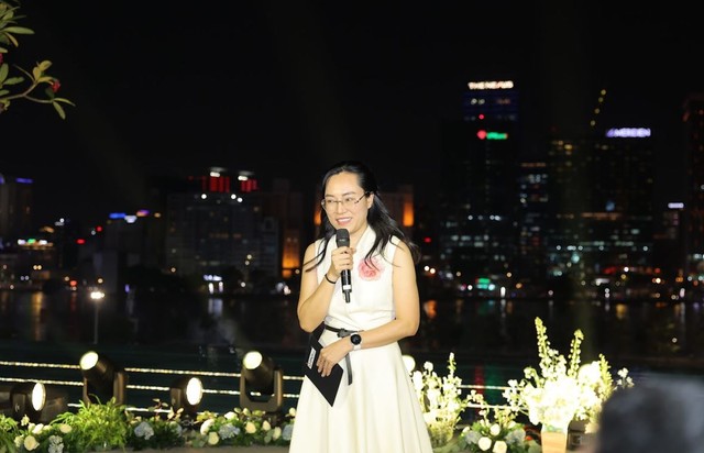 Bà Trịnh Quỳnh Giao – Tổng giám đốc PVI AM phát biểu cảm ơn, gửi lời tri ân đến các cổ đông, đối tác và khách hàng đã đồng hành trong suốt một thập kỷ qua Bà Trịnh Quỳnh Giao – Tổng giám đốc PVI AM phát biểu cảm ơn, gửi lời tri ân đến các cổ đông, đối tác và khách hàng đã đồng hành trong suốt một thập kỷ qua