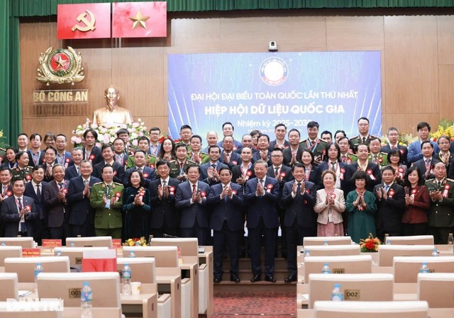 Đại biểu dự Đại hội toàn quốc lần thứ nhất - Hiệp hội Dữ liệu Quốc gia Đại biểu dự Đại hội toàn quốc lần thứ nhất - Hiệp hội Dữ liệu Quốc gia