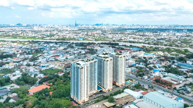 Stown Gateway sở hữu vị trí chiến lược khi nằm ngay mặt tiền quốc lộ 13 tại khu vực sầm uất bậc nhất của cửa ngõ Bắc Sài Gòn. Stown Gateway sở hữu vị trí chiến lược khi nằm ngay mặt tiền quốc lộ 13 tại khu vực sầm uất bậc nhất của cửa ngõ Bắc Sài Gòn.