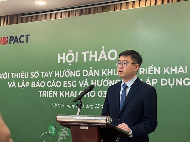 Ông Nguyễn Đức Trung, Phó cục trưởng Cục Phát triển doanh nghiệp tư nhân và Kinh tế tập thể (Bộ Tài chính) tại Hội thảo giới thiệu Sổ tay ESG. Ông Nguyễn Đức Trung, Phó cục trưởng Cục Phát triển doanh nghiệp tư nhân và Kinh tế tập thể (Bộ Tài chính) tại Hội thảo giới thiệu Sổ tay ESG.