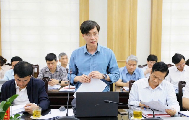 Ông Nguyễn Trọng Tuệ, Giám đốc Sở Tài chính Hải Dương báo cáo tình hình thực hiện nhiệm vụ kinh tế - xã hội quý I/2025