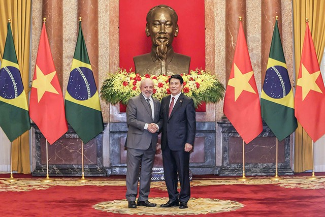 Chủ tịch nước Lương Cường và Tổng thống Lula da Silva chụp ảnh trước hội đàm. Chủ tịch nước Lương Cường và Tổng thống Lula da Silva chụp ảnh trước hội đàm.