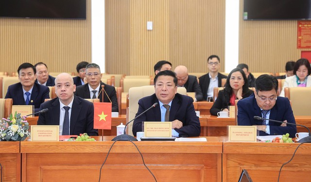 Bộ trưởng Bộ Xây dựng Trần Hồng Minh tại hội đàm với người đồng cấp Hàn Quốc. Bộ trưởng Bộ Xây dựng Trần Hồng Minh tại hội đàm với người đồng cấp Hàn Quốc.