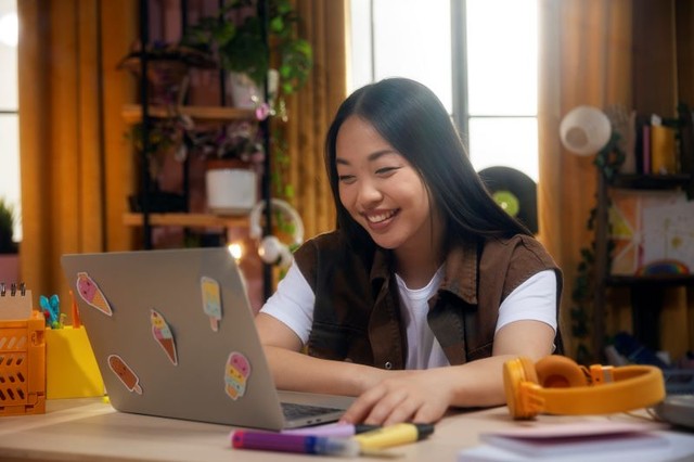 Để thu hút, giữ chân nhóm nhân sự thế hệ Gen Z, doanh nghiệp cần tạo môi trường làm việc linh hoạt, đầu tư vào đào tạo, có lộ trình thăng tiến rõ ràng Để thu hút, giữ chân nhóm nhân sự thế hệ Gen Z, doanh nghiệp cần tạo môi trường làm việc linh hoạt, đầu tư vào đào tạo, có lộ trình thăng tiến rõ ràng