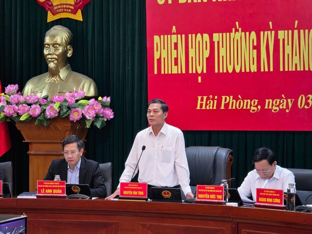 Ông Nguyễn Văn Tùng, Chủ tịch UBND TP. Hải Phòng phát biểu tại phiên họp thường kỳ. Ảnh: Thanh Sơn