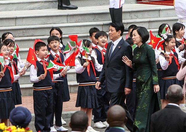 Chủ tịch nước Lương Cường và Phu nhân. Chủ tịch nước Lương Cường và Phu nhân.