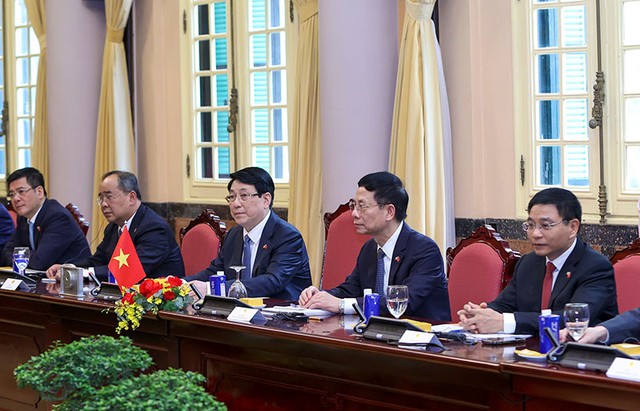 Chủ tịch nước Lương Cường dẫn đầu Đoàn đại biểu cấp cao Việt Nam tham gia hội đàm Chủ tịch nước Lương Cường dẫn đầu Đoàn đại biểu cấp cao Việt Nam tham gia hội đàm