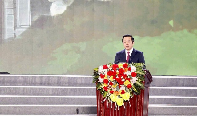 Chủ tịch UBND tỉnh Ninh Bình Phạm Quang Ngọc phát biểu tại lễ khai mạc Chủ tịch UBND tỉnh Ninh Bình Phạm Quang Ngọc phát biểu tại lễ khai mạc