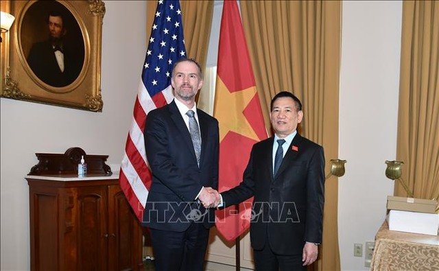 Phó Thủ tướng Hồ Đức Phớc gặp Đại diện Thương mại Mỹ Jamieson Greer. Ảnh: TTXVN phát Phó Thủ tướng Hồ Đức Phớc gặp Đại diện Thương mại Mỹ Jamieson Greer. Ảnh: TTXVN phát